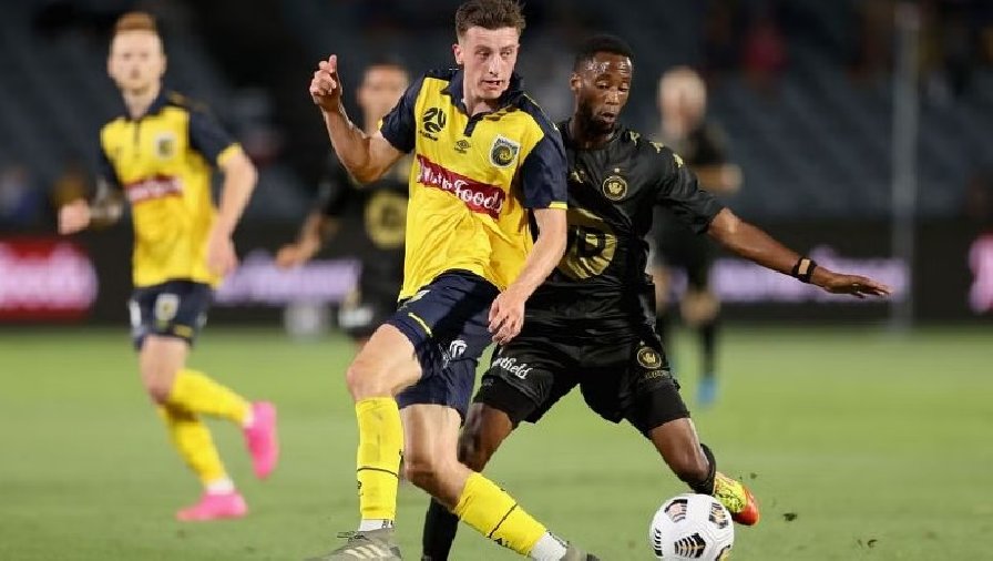 Central Coast Mariners cùng Melbourne Victory